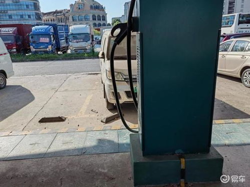 新能源充電樁占位費引熱議 充滿電不開走，該不該額外收費？